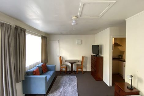 Photo of property in 8c Schnapper Rock Road, Schnapper Rock, Auckland, 0632