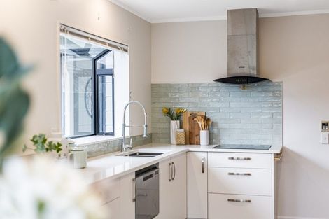 Photo of property in 2/25 Vincent Street, Waterloo, Lower Hutt, 5011