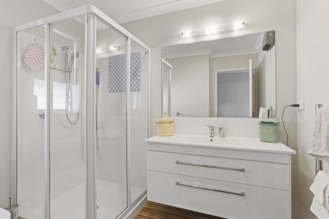 Photo of property in 10 Holly Place, Rangiora, 7400