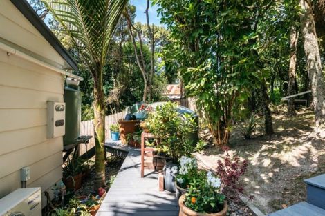 Photo of property in 7 Taraire Street, Ostend, Waiheke Island, 1081