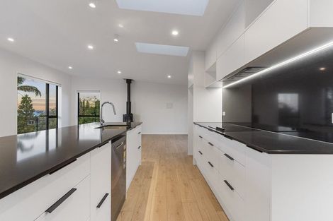 Photo of property in 1 Rangitoto View Road, Cockle Bay, Auckland, 2014