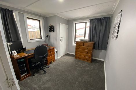 Photo of property in 6 Doon Street, Vauxhall, Dunedin, 9013