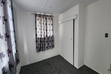 Photo of property in 16 Albert Road, Kelston, Auckland, 0602