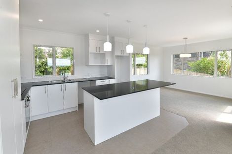 Photo of property in 55a Wade River Road, Stanmore Bay, Whangaparaoa, 0932