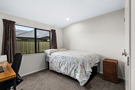 Photo of property in 27 Pinotage Drive, Greenmeadows, Napier, 4112