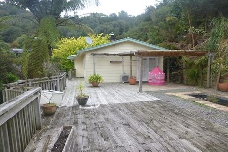 Photo of property in 16 Ngahere Street, Stokes Valley, Lower Hutt, 5019