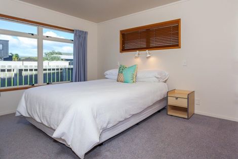 Photo of property in 102 Saint Patricks Row, Whangamata, 3620