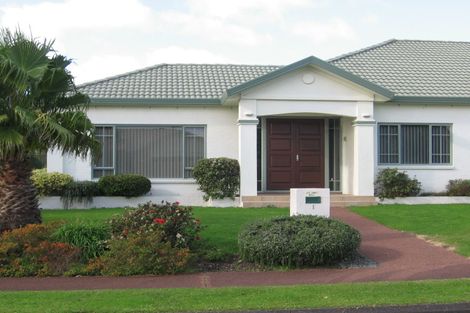 Photo of property in 1 Connemara Court, West Harbour, Auckland, 0618