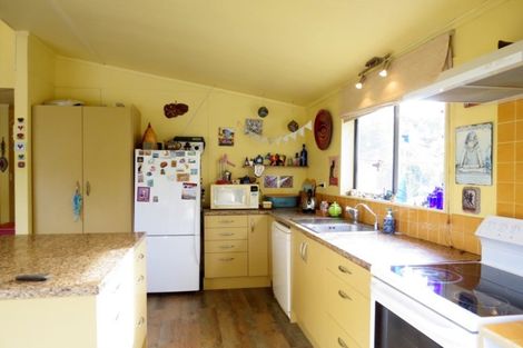 Photo of property in 475 Driving Creek Road, Coromandel, 3506