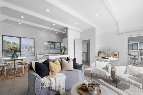 Photo of property in 405 Devon Street East, Strandon, New Plymouth, 4312