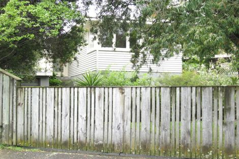 Photo of property in 1 Waiana Avenue, Mangere Bridge, Auckland, 2022