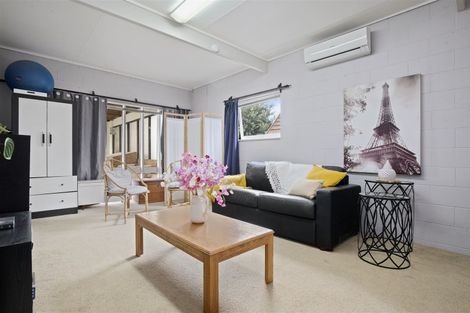 Photo of property in 6 Park Estate Road, Rosehill, Papakura, 2113