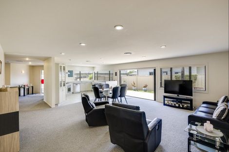 Photo of property in 8 Hanna Place, Havelock North, 4130