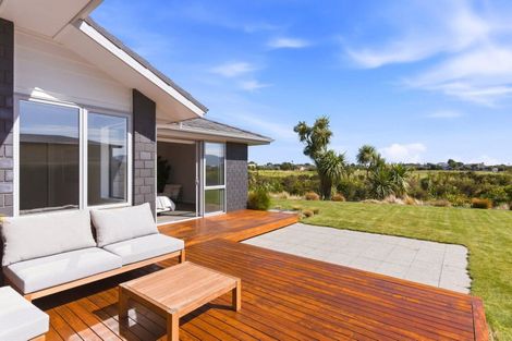 Photo of property in 11 Taranui Way, Paraparaumu Beach, Paraparaumu, 5032