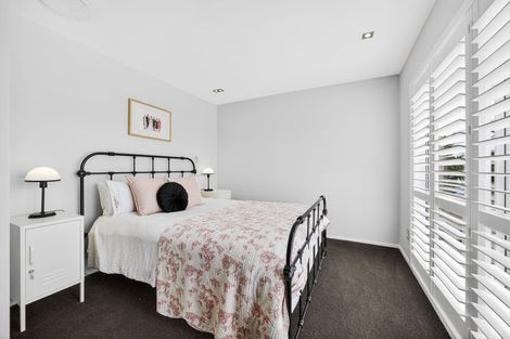 Photo of property in 9a Craig Road, Milford, Auckland, 0620