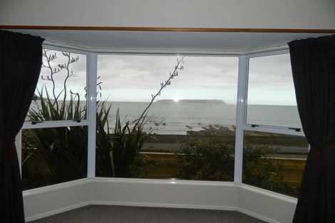 Photo of property in 33 Sunset Parade, Plimmerton, Porirua, 5026