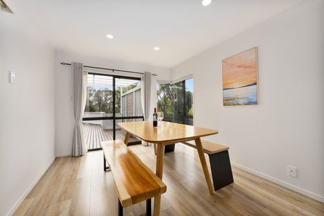 Photo of property in 14 Rhinevale Close, Henderson, Auckland, 0612