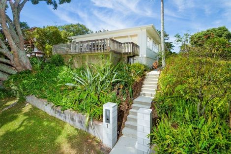 Photo of property in 1 Red Bluff Rise, Campbells Bay, Auckland, 0630