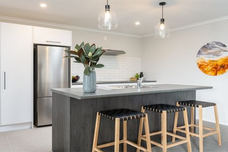 Photo of property in 15 Ocean View Rise, Ruakaka, 0116