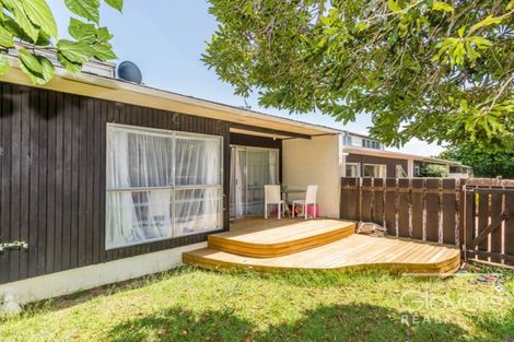 Photo of property in 5/109a Te Atatu Road, Te Atatu South, Auckland, 0610