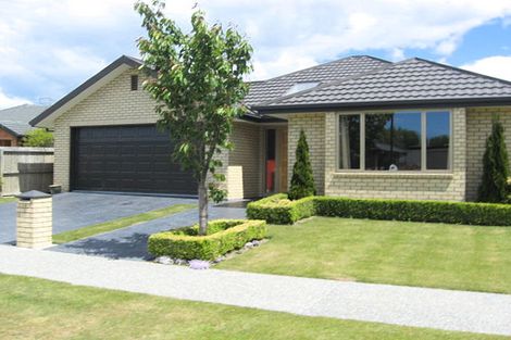 Photo of property in 16 Parkside Crescent, Northwood, Christchurch, 8051