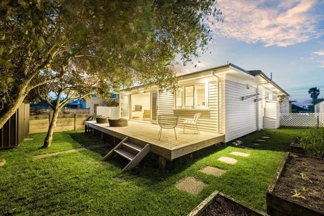Photo of property in 43 Aramoana Avenue, Devonport, Auckland, 0624