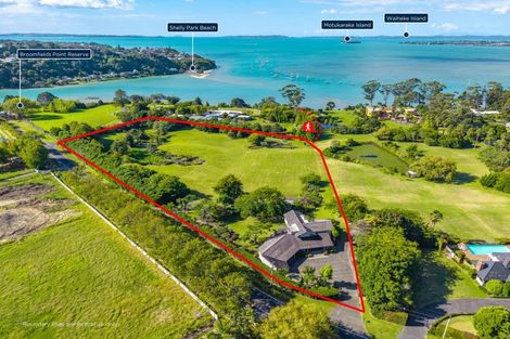 Photo of property in 247 Broomfields Road, Whitford, Howick, 2571