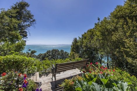 Photo of property in 177 Kawakawa Bay Coast Road, Kawakawa Bay, Papakura, 2585