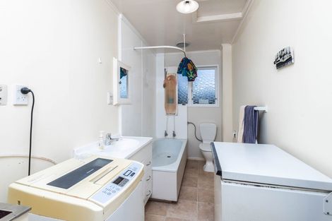 Photo of property in 86a Black Rock Road, Newlands, Wellington, 6037