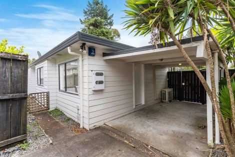 Photo of property in 2/4 Altona Road, Forrest Hill, Auckland, 0620