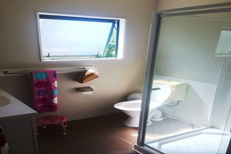 Photo of property in 113 Henderson Valley Road, Henderson, Auckland, 0612