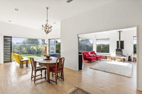 Photo of property in 21 Sandown Road, Te Horo Beach, Otaki, 5581