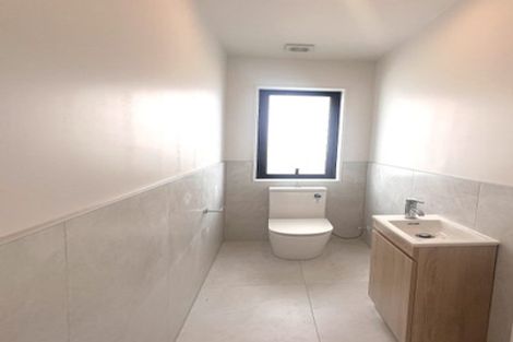 Photo of property in 1a Wren Place, Unsworth Heights, Auckland, 0632