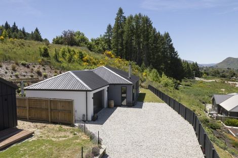 Photo of property in 22 Morning Star Terrace, Arthurs Point, Queenstown, 9371