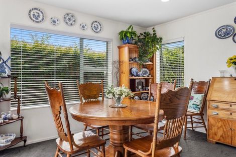 Photo of property in 9 Edgewater Grove, Whakatane, 3120