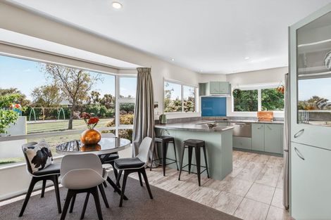 Photo of property in 2/35 Fairview Terrace, Waipahihi, Taupo, 3330