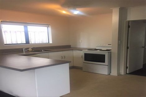 Photo of property in 2/4 Dowse Drive, Maungaraki, Lower Hutt, 5010