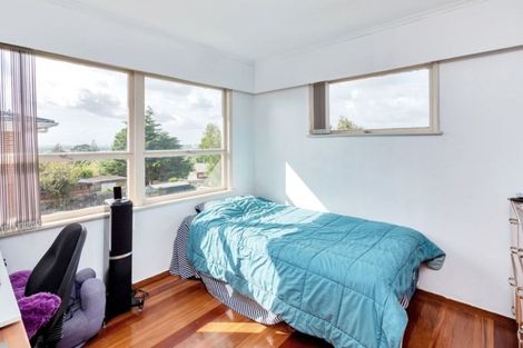 Photo of property in 92 Waimumu Road, Massey, Auckland, 0614