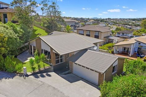 Photo of property in 39 Namsan Close, Fairview Heights, Auckland, 0632