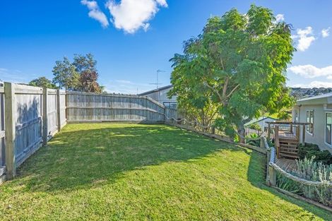 Photo of property in 68 Trias Road, Totara Vale, Auckland, 0629