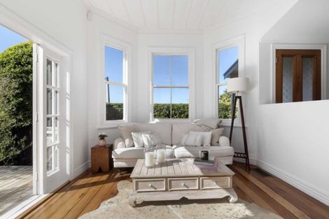 Photo of property in 1/86 Birkenhead Avenue, Birkenhead, Auckland, 0626