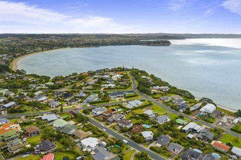 Photo of property in 4 De Luen Avenue, Tindalls Beach, Whangaparaoa, 0930