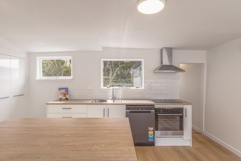 Photo of property in 24 Voelas Road, Lyttelton, 8082