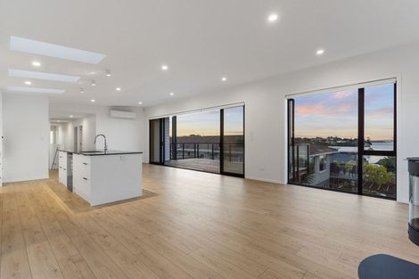 Photo of property in 1 Rangitoto View Road, Cockle Bay, Auckland, 2014