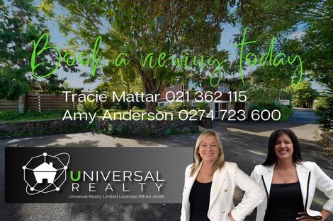 Photo of property in 13 Halcombe Place, Green Bay, Auckland, 0604