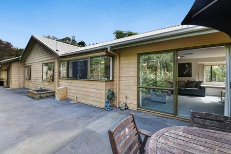Photo of property in 1688 South Head Road, South Head, Helensville, 0874