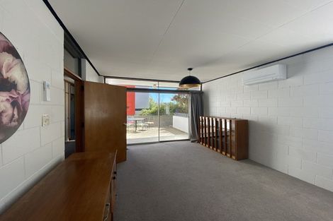 Photo of property in 21 Newbridge Place, Ilam, Christchurch, 8041