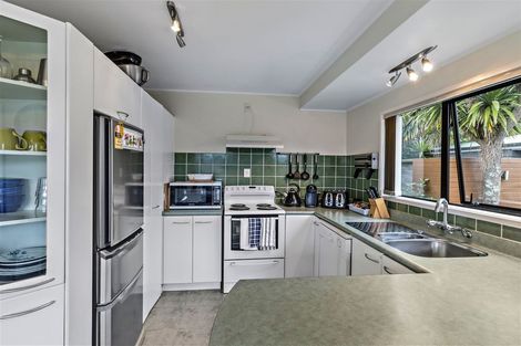 Photo of property in 2/31 Rangeview Road, Sunnyvale, Auckland, 0612