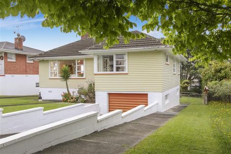 Photo of property in 9 Dundee Place, Blockhouse Bay, Auckland, 0600