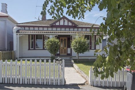 Photo of property in 16 Memorial Avenue, Parkside, Timaru, 7910